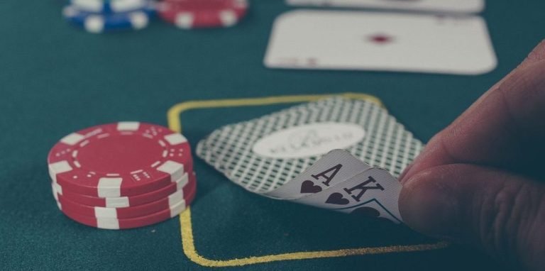 jlslot Android app interface showing sports betting and games for Filipino players